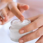 90 سالہ معمر خاتون نے تقریباً 3 منٹ تک لٹک کر نیا ریکارڈ قائم کردیا